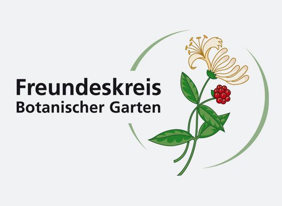 Auf dem Logo steht in schwarzer Farbe: „Freundeskreis Botanischer Garten“. Daneben sind in einem grünen Kreis eine weiße und eine rote Blume abgebildet. Die beiden Blumen schmiegen sich aneinander.